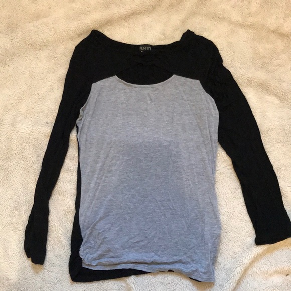 💚 2/22 💚 Venus two tone top with cutout neckline - Picture 2 of 5